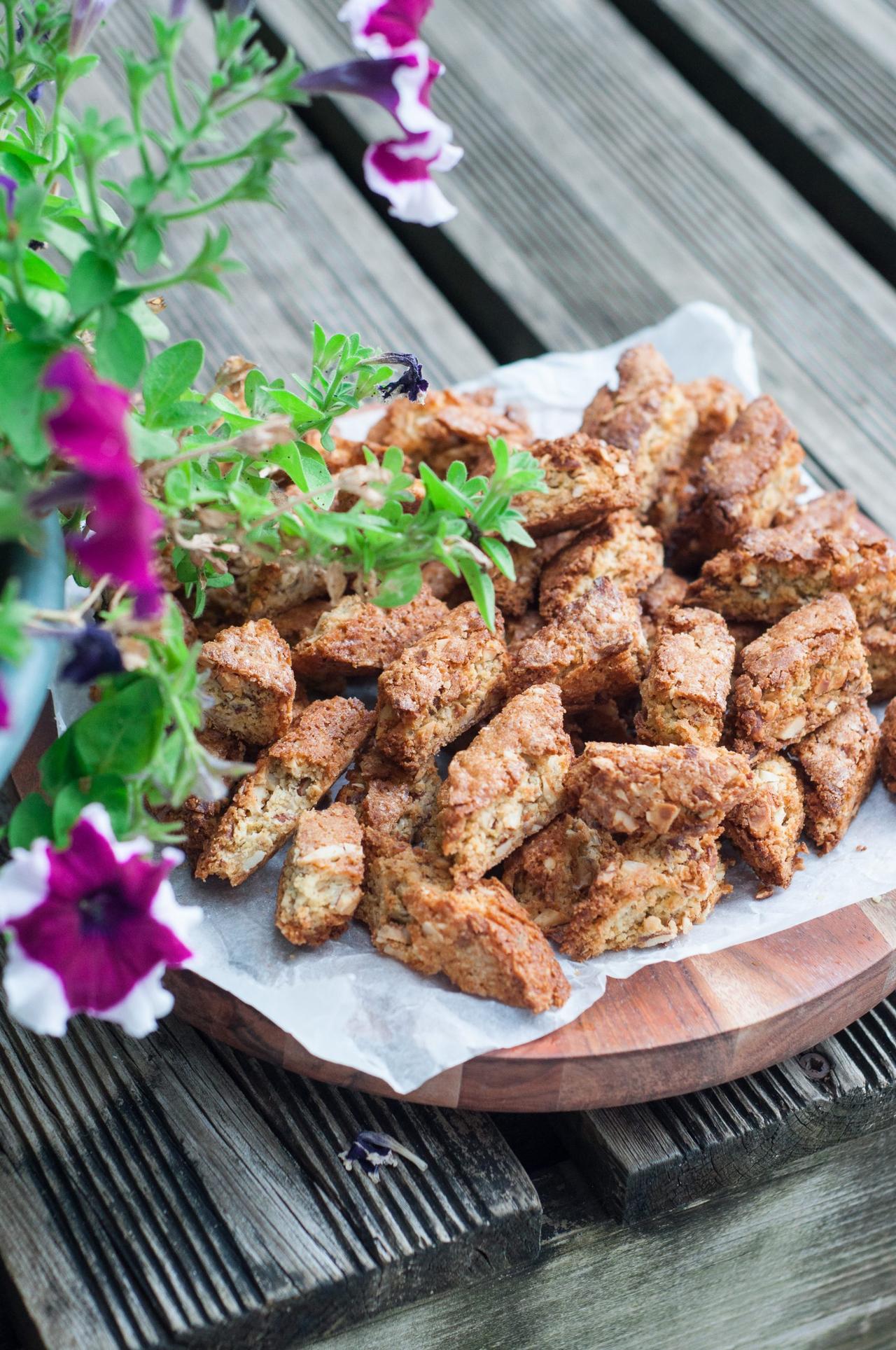 Foto em destaque de Cantuccini Biscotti - Biscoitos de Amêndoa e Laranja