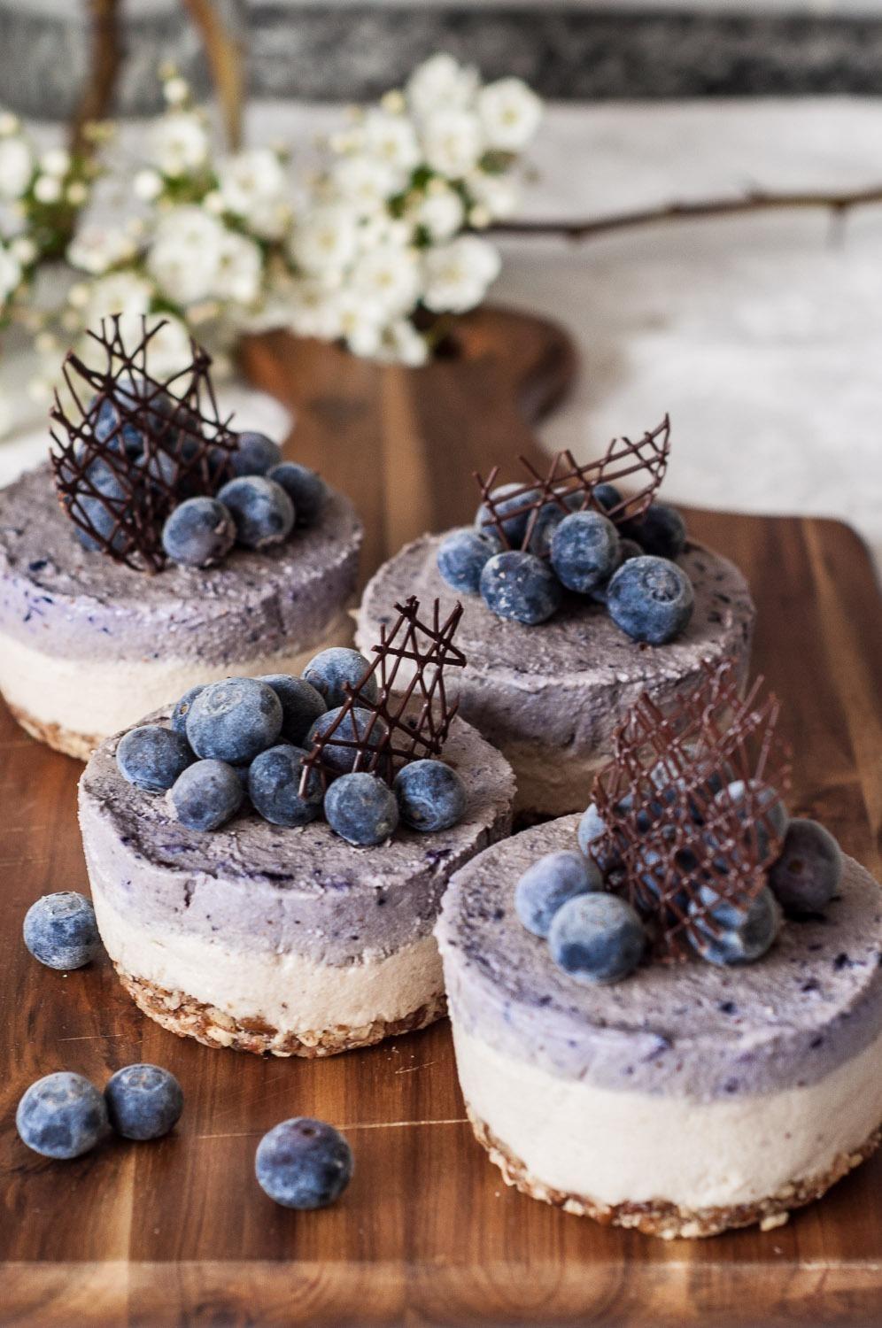 Foto em destaque de “Cheesecake” Cru de Caju e Mirtilo!