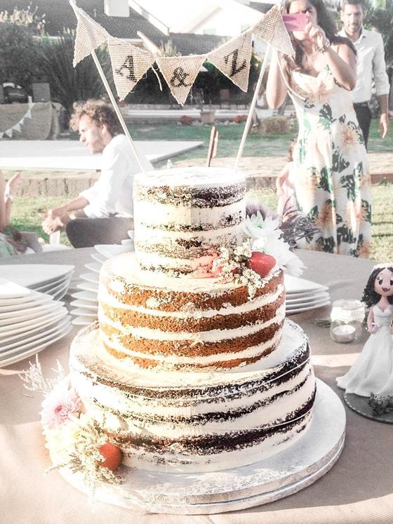 Foto em destaque de Bolo de Casamento - Naked Cake 2 Sabores
