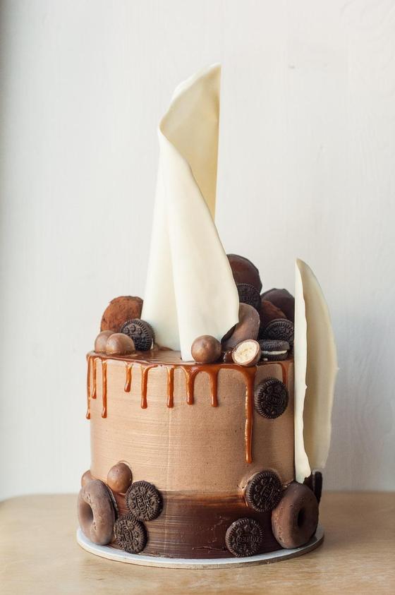 Foto em destaque de Bolo de Chocolate com Chocolates!